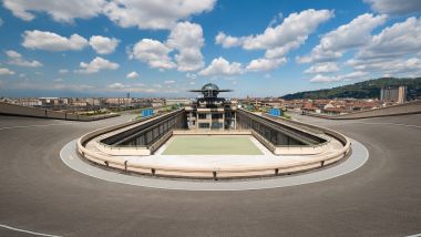 Il Lingotto compie 100 anni: la storica pista ovale sul tetto