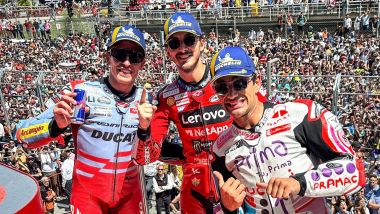 Il podio del GP della Catalunya 2024 con Bagnaia, Marquez e Martin (Ducati). Credits: MotoGP