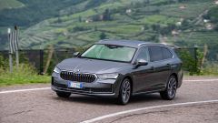 Skoda Superb Wagon 2024: video-prova, prezzi, opinioni