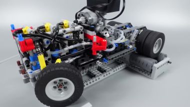 Il truck di Lego ad aria compressa nella prova al banco