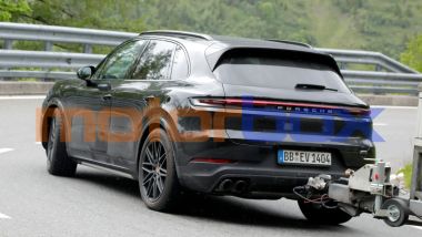 In evidenza il posteriore della nuova Porsche Cayenne 2026