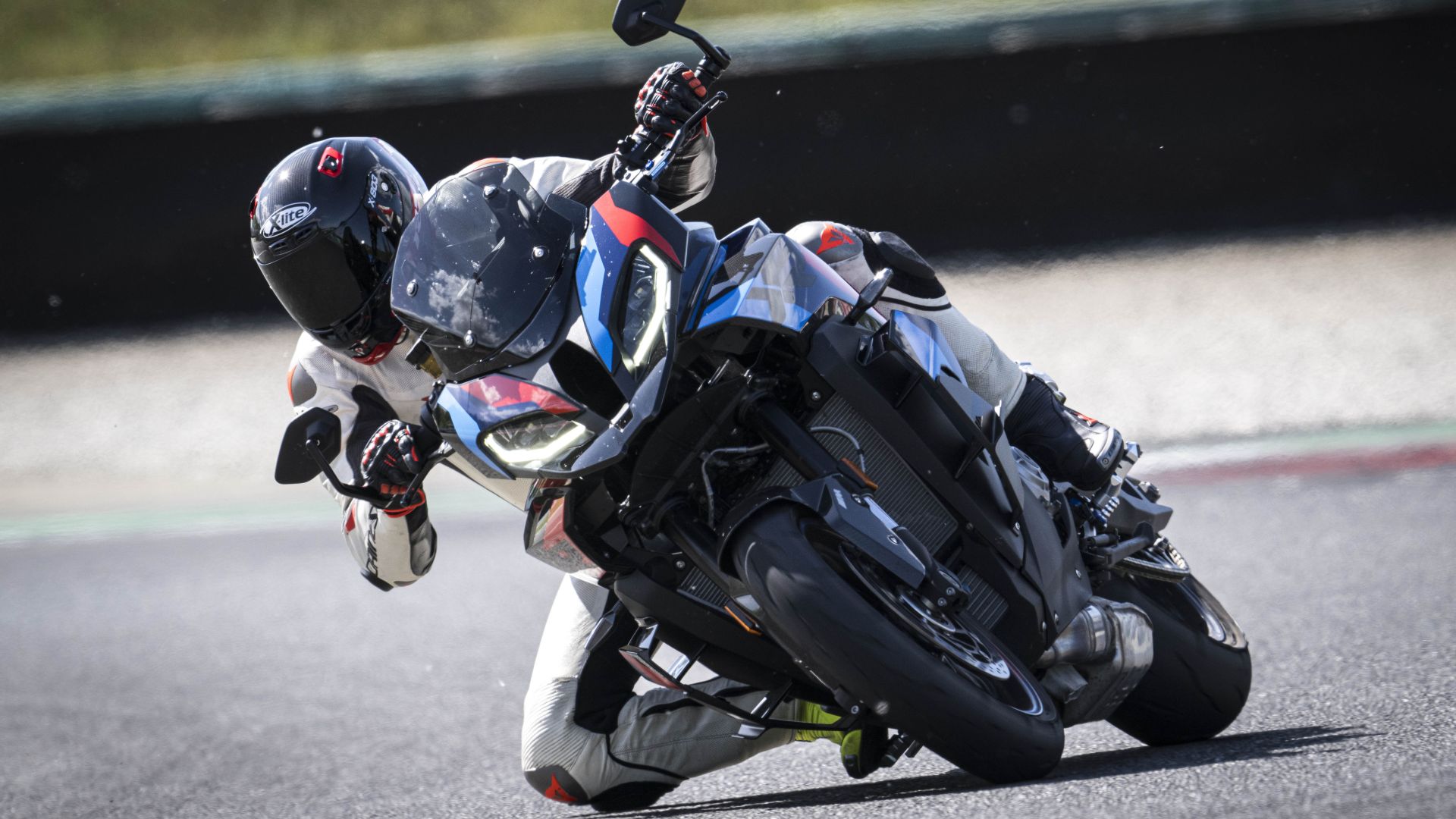 BMW S 1000 XR e M 1000 XR 2024, prova: pregi e difetti