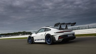 In pista con la nuova Porsche 911 GT3 RS 2023