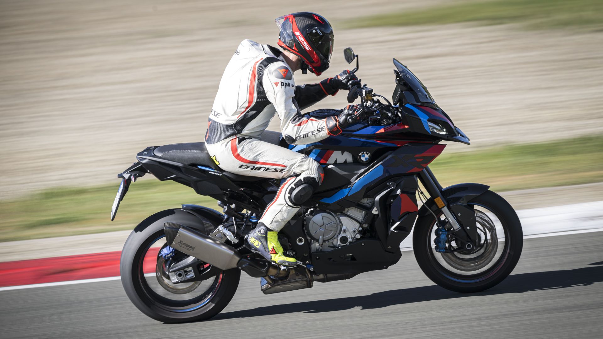 BMW S 1000 XR e M 1000 XR 2024, prova: pregi e difetti