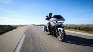 In sella alla Road Glide 2024 di Harley-Davidson