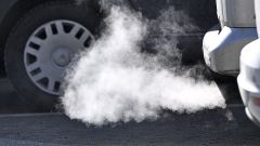 Incentivi auto 2019, verso abolizione ecotassa su emissioni CO2
