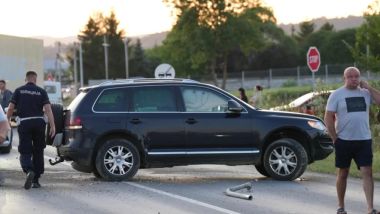 Incidente al traino: la VW Touareg che trainava la Ferrari e la Mercedes in Serbia
