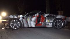 Video: muletto Ferrari SF90 Stradale distrutta in incidente