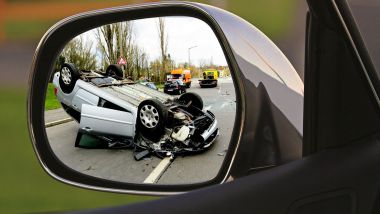 Incidente stradale allo specchio
