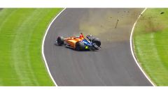Indy500, Alonso contro il muro: il video dell'incidente