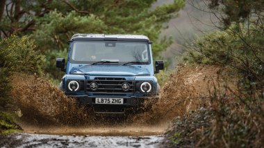 Ineos Grenadier Helmsman: l'off-road britannico in edizione limitata nel suo ambiente naturale