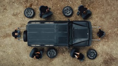 Ineos Grenadier: tutta la personalizzazione del SUV con Kimi Antonelli e George Russell