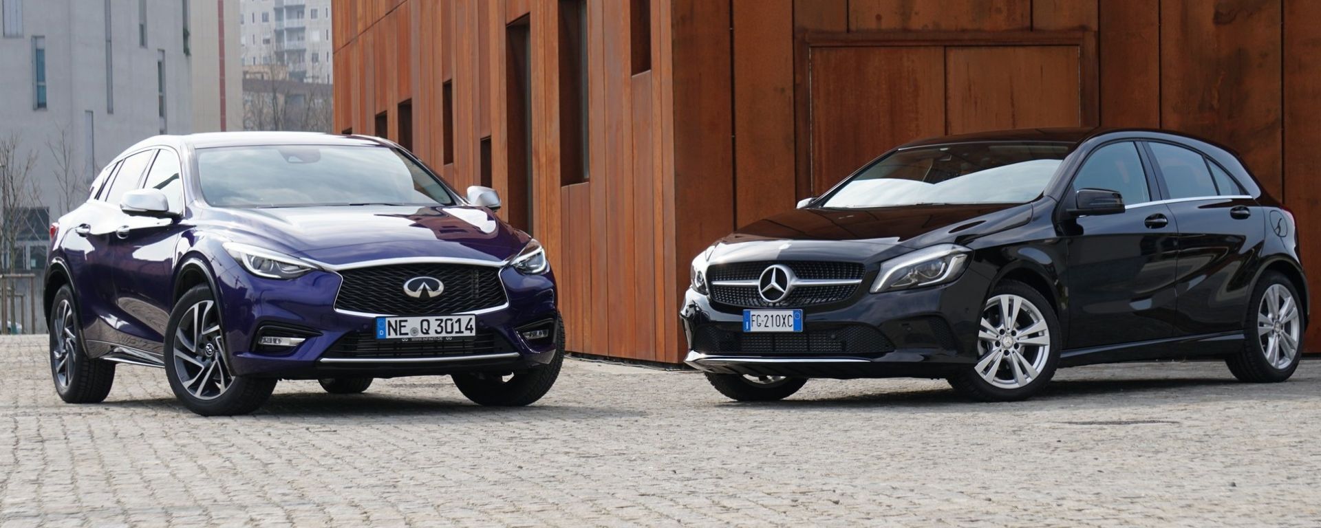 Prova Confronto Infiniti Q30 Vs Mercedes Classe A Gemelle Diverse Motorbox