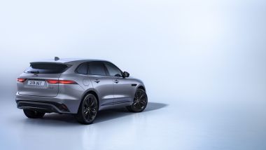 Jaguar F-Pace 90th Anniversary Edition: il SUV debutta con dettagli pregiati fuori e dentro