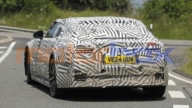 Jaguar GT elettrica: i prototipi visti su strada nei dintorni del Nurburgring per i collaudi