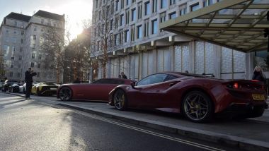 Jaguar Type 00: la show car del giaguaro in mezzo ad alcune famose supercar