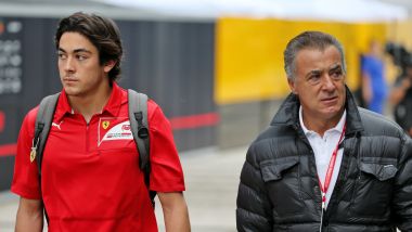 Jean Alesi, indimenticato pilota della Ferrari, sta seguendo la carriera del giovane figlio Giuliano