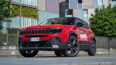 Jeep Avenger e-Hybrid, stile ed efficienza