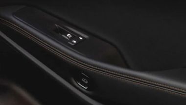 Jeep Cherokee: il comando elettrico di apertura delle portiere posteriori