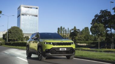 Jeep Compass 2026: la versione e-Hybrid plug-in con potenza combinata di 225 CV