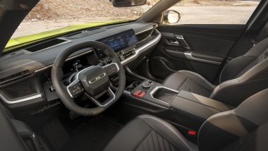 Jeep Compass 2026: l'abitacolo della versione e-Hybrid plug-in con plancia digitale