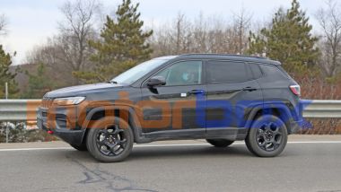 Jeep Compass Trailhawk 2022: laterale