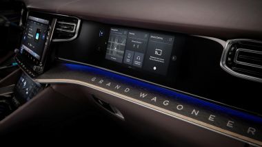 Jeep Grand Wagoneer 2022: lo schermo per il passeggero