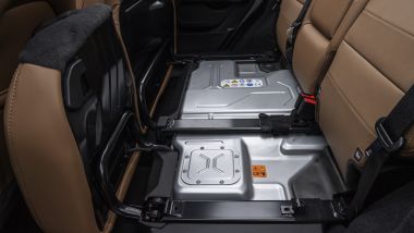 Jeep Wrangler 4xe Unlimited: la batteria da 17,3 kWh è sotto ai sedili posteriori