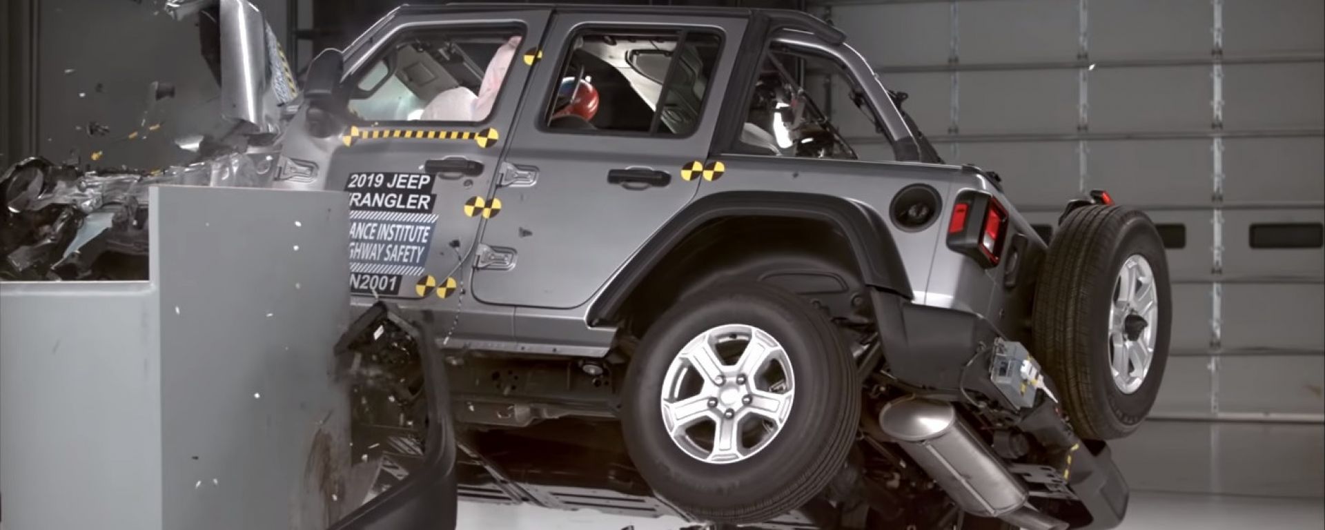 Sicurezza Jeep Wrangler i video del crash test IIHS MotorBox