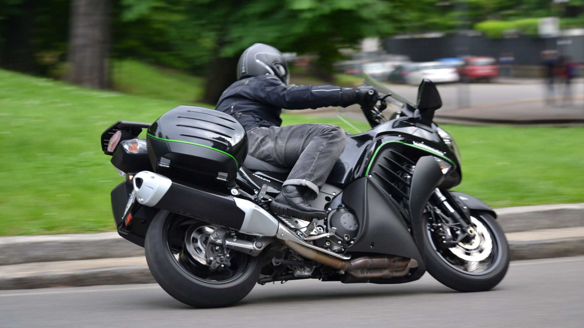 Test ride Kawasaki  GTR  1400  2015 MotorBox