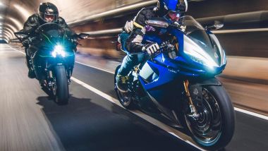 Kawasaki H2 vs moto elettrica Lightning LS-218