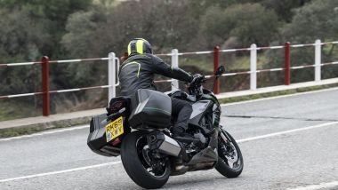 Kawasaki Ninja 1000 SX: 235 kg, ma moto agile e divertente sulle strade libere