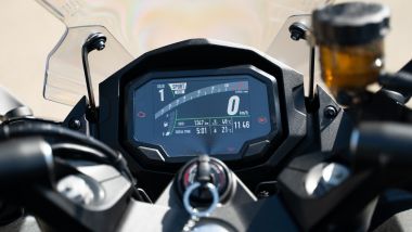 Kawasaki Ninja 1000 SX 40th Anniversary: il quadro strumenti digitale ricco di info per la guida