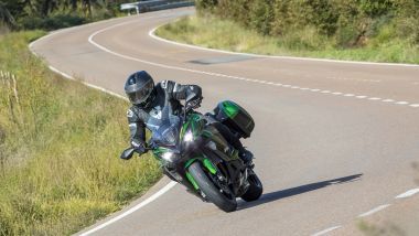 Kawasaki Ninja 1100SX SE: la ciclistica è più raffinata sulla top di gamma