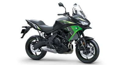 Kawasaki Versys 650 2025 in nero verde