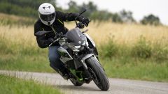 Kawasaki Z 7 Hybrid: tra le curve diverte? La prova video