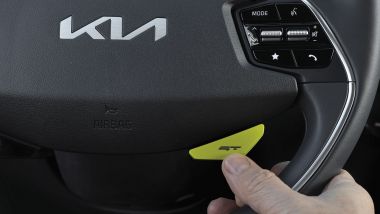 Kia EV6 GT 2022: il tasto GT che attiva la modalità di guida sportiva