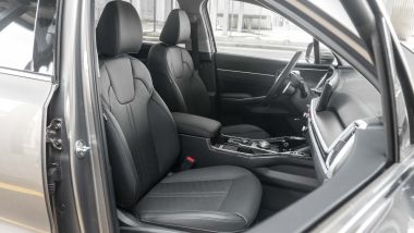 Kia Sorento HEV: i sedili anteriori ventilati dell'allestimento Evolution