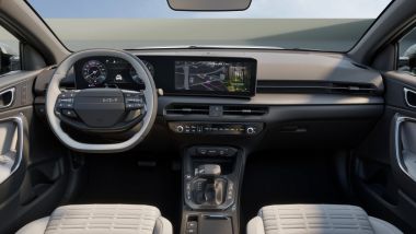 Kia XCeed 2026: il nuovo abitacolo con la plancia digitale e il volante a due razze