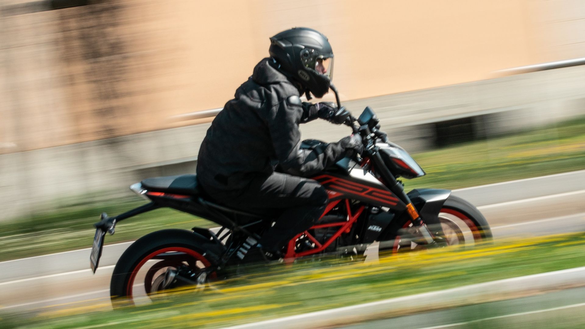 KTM 125 Duke 2021: prova dell'Euro5. Come va, pregi, difetti
