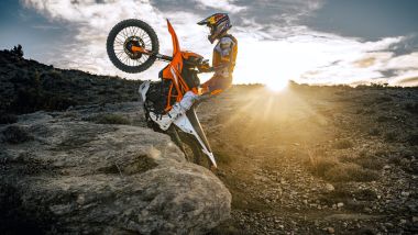 KTM 125 ENDURO R e KTM 390 ENDURO R - Action