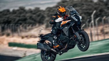 KTM 1390 Super Adventure S 2025 - Pista