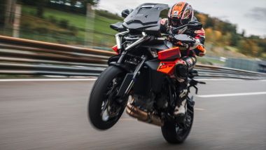 KTM 1390 Super Duke GT 2025, anteprima a EICMA