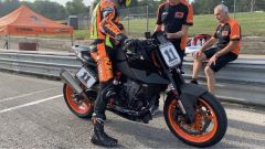 KTM 990 Duke R 2025: motore, ciclistica, novità, differenze