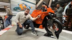 KTM 990 RC R 2025: i test, prime impressioni, il video da EICMA