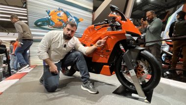 KTM 990 RC-R- la moto verrà svelata a febbraio in veste ufficiale