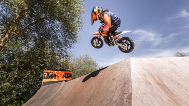 KTM SX-E 2 salto