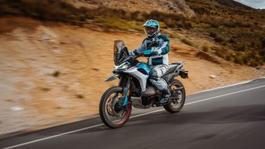 La Cfmoto 800MT-X 2025