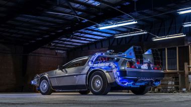La DeLorean di Ritorno al Futuro nella replica di Razorfly Studios