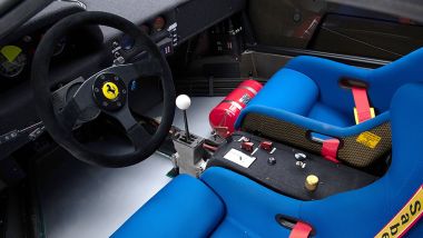 La Ferrari F40 Grigio Nardò telaio numero 80782, gli interni